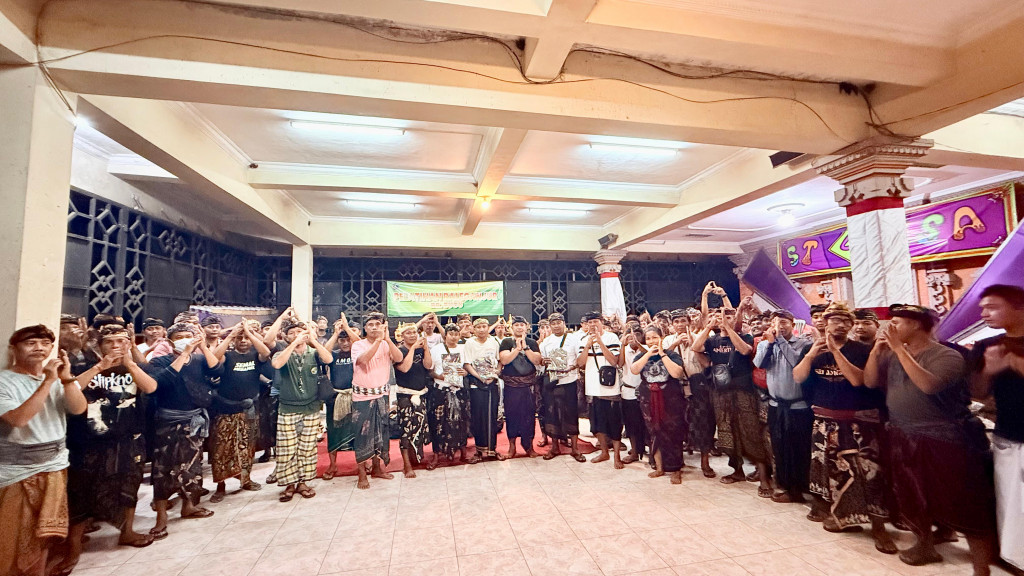 Penutupan dan Serah Terima Barang Pelatihan Baleganjur di Banjar Bucu, Desa Darmasaba